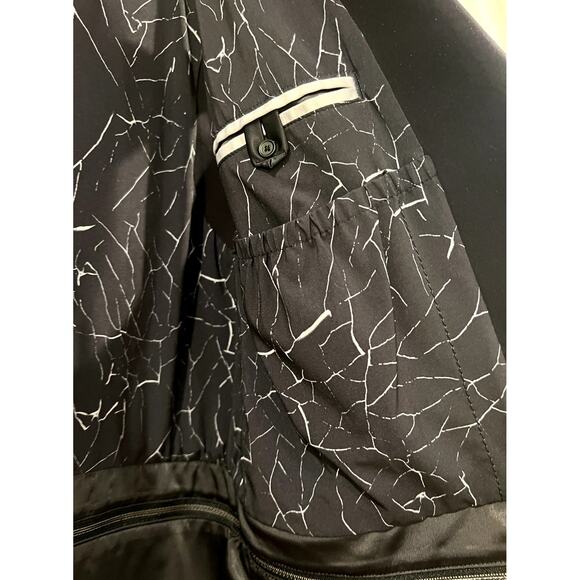 lululemon Vest 8 - Picture 10 of 13